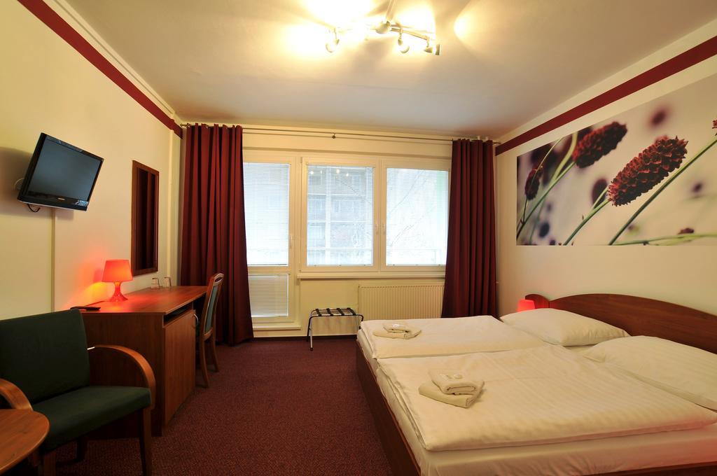 Hotel Krystal Hodonín Eksteriør billede