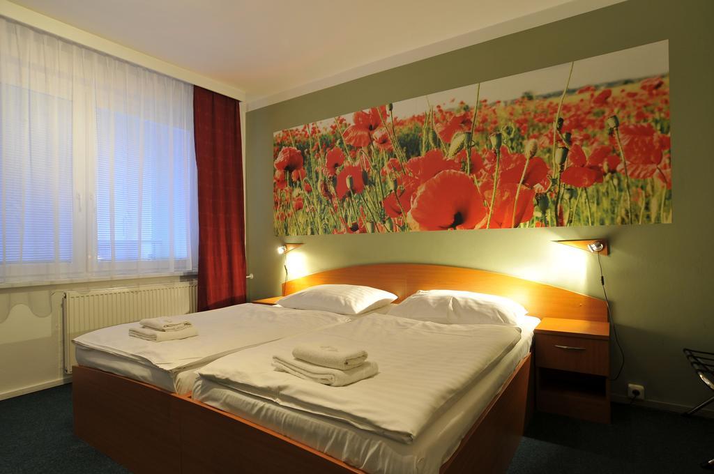 Hotel Krystal Hodonín Eksteriør billede