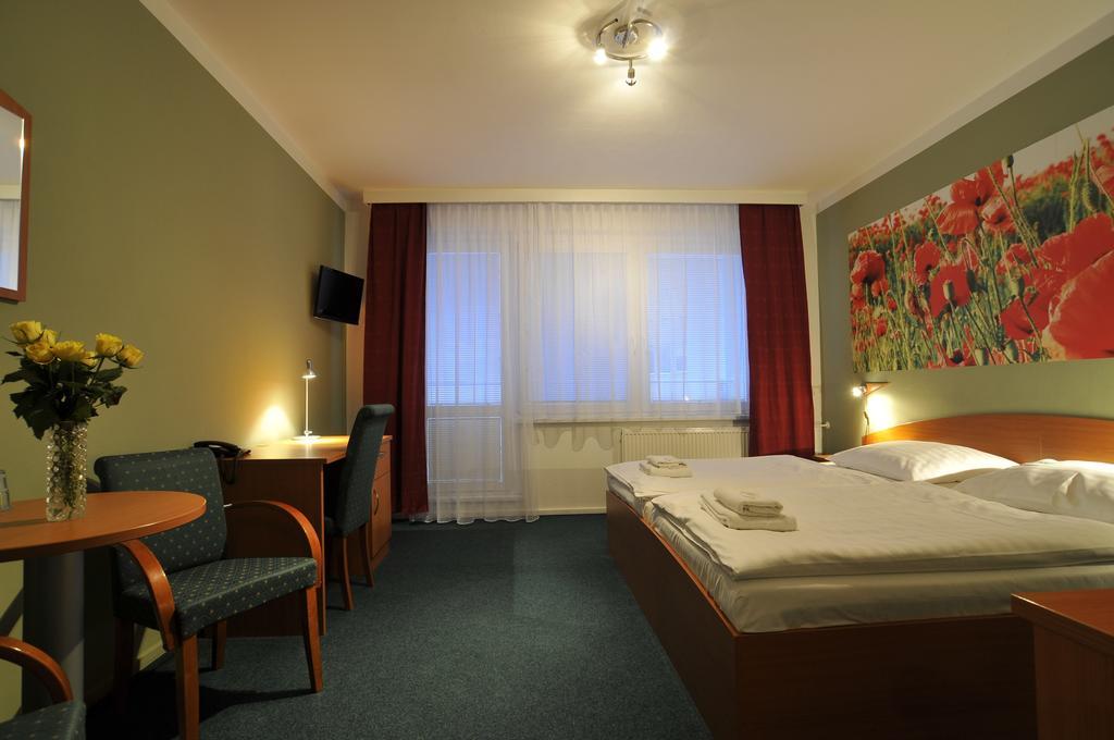 Hotel Krystal Hodonín Eksteriør billede